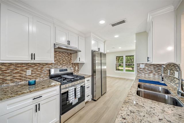 12514 Frazier River Drive, Houston, TX 77050