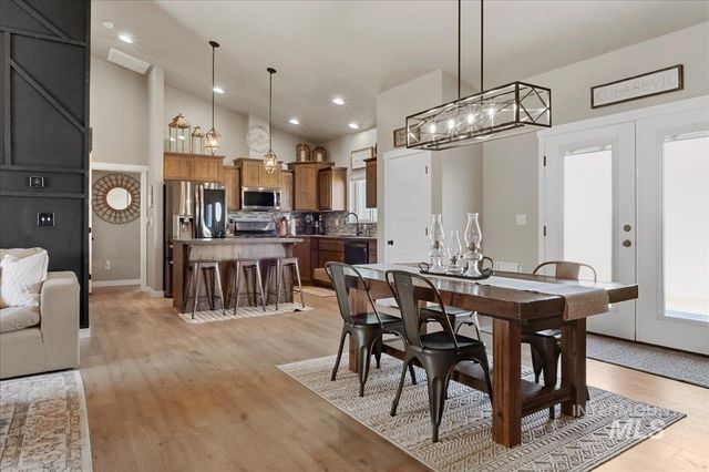 616 22nd Ave E, Jerome, ID 83338