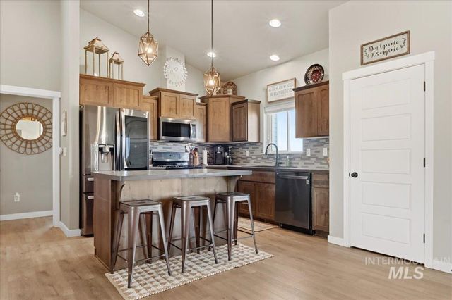 616 22nd Ave E, Jerome, ID 83338