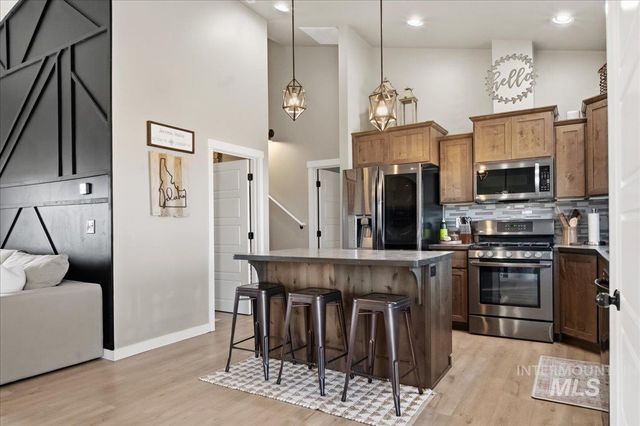 616 22nd Ave E, Jerome, ID 83338