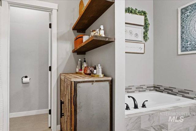 616 22nd Ave E, Jerome, ID 83338