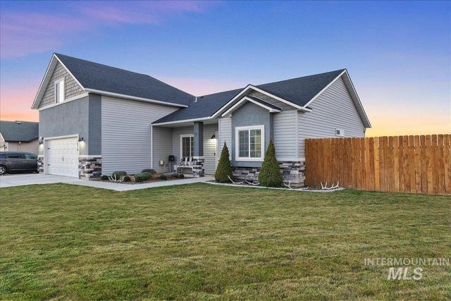 616 22nd Ave E, Jerome, ID 83338