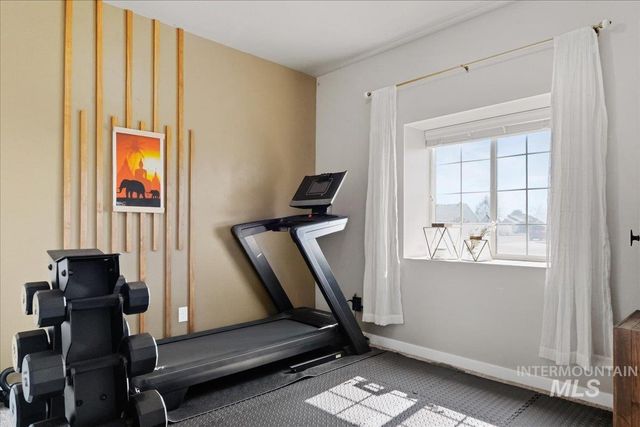 616 22nd Ave E, Jerome, ID 83338