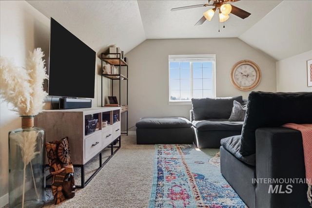 616 22nd Ave E, Jerome, ID 83338