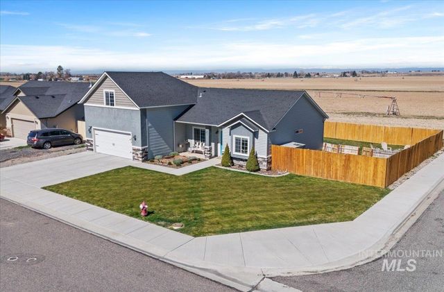616 22nd Ave E, Jerome, ID 83338