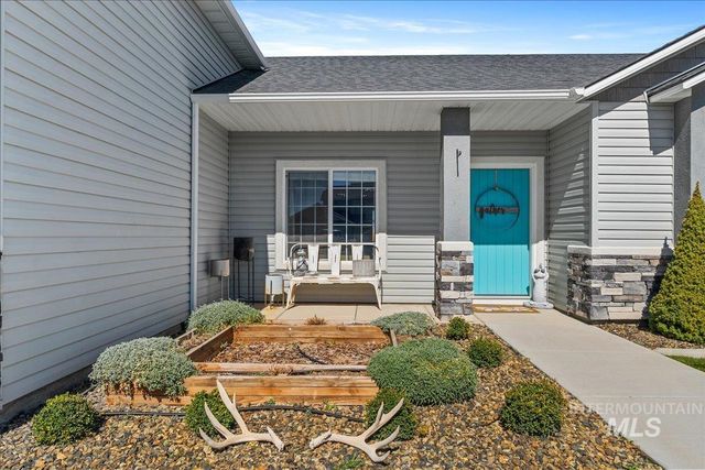 616 22nd Ave E, Jerome, ID 83338