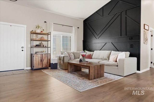 616 22nd Ave E, Jerome, ID 83338