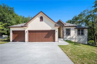 3711 N Wayne Avenue, Kansas City, MO 64116