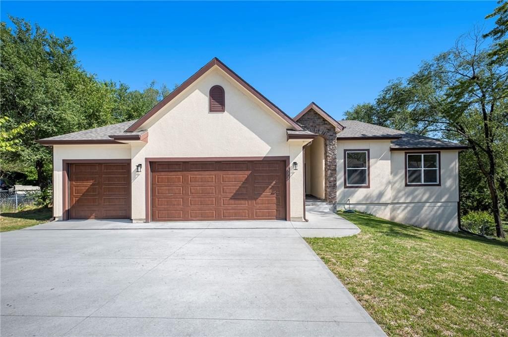 3711 N Wayne Avenue, Kansas City, MO 64116