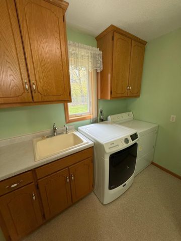 1006 8th Street S, Waite Park, MN 56387