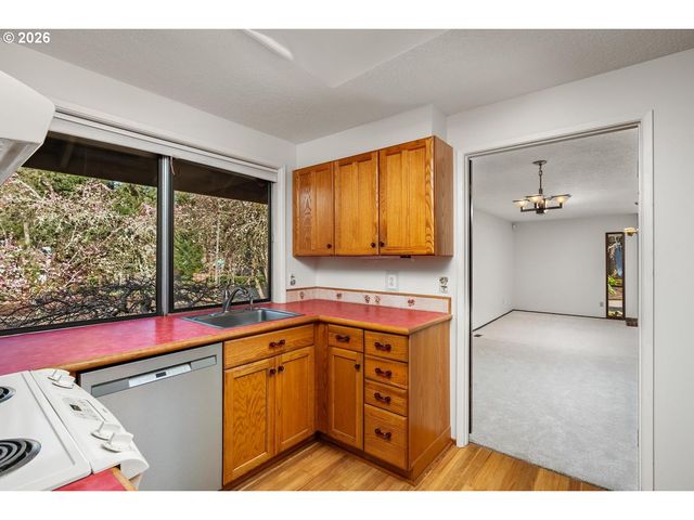 5955 Sw GLENBROOK Rd, Beaverton, OR 97007