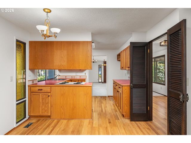 5955 Sw GLENBROOK Rd, Beaverton, OR 97007