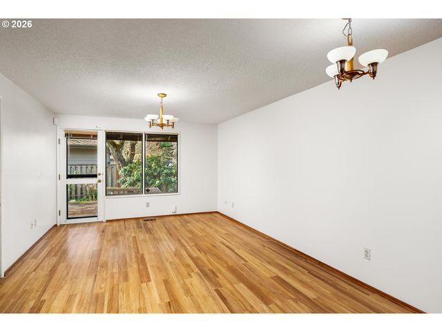 5955 Sw GLENBROOK Rd, Beaverton, OR 97007