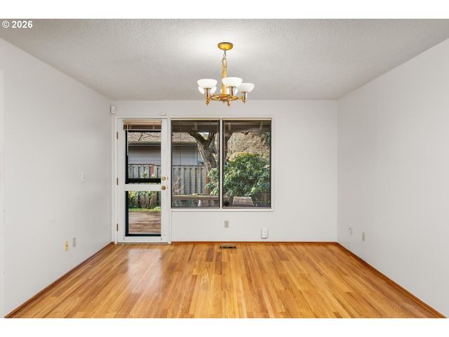 5955 Sw GLENBROOK Rd, Beaverton, OR 97007