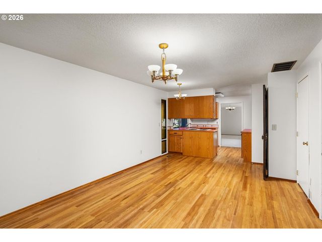 5955 Sw GLENBROOK Rd, Beaverton, OR 97007