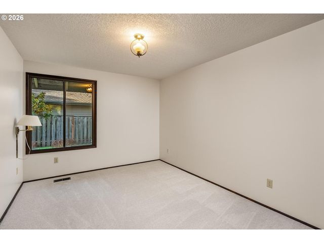 5955 Sw GLENBROOK Rd, Beaverton, OR 97007