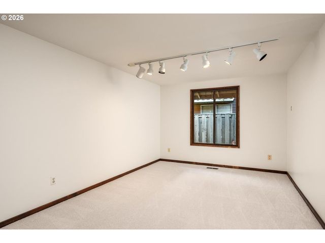 5955 Sw GLENBROOK Rd, Beaverton, OR 97007