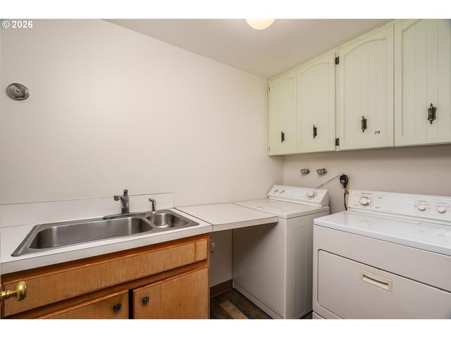 5955 Sw GLENBROOK Rd, Beaverton, OR 97007