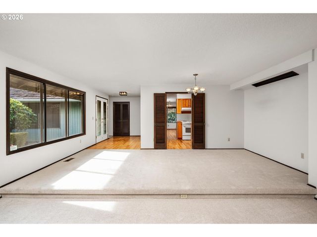 5955 Sw GLENBROOK Rd, Beaverton, OR 97007