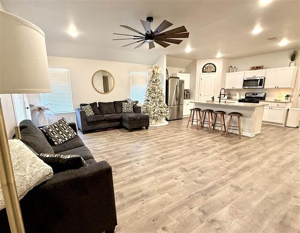 840 Gold Finch Way, Lake Charles, LA 70611