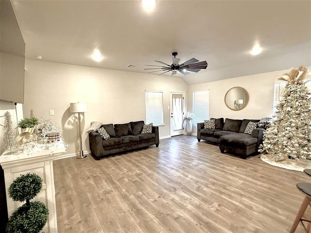 840 Gold Finch Way, Lake Charles, LA 70611