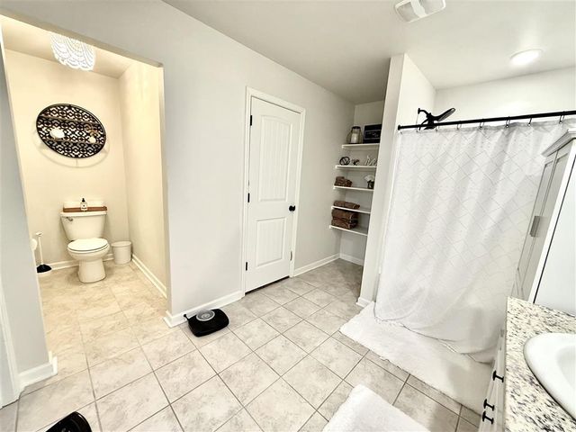 840 Gold Finch Way, Lake Charles, LA 70611