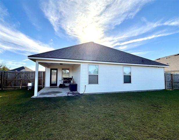 840 Gold Finch Way, Lake Charles, LA 70611