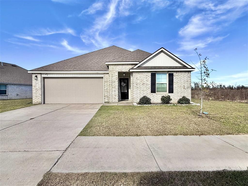 840 Gold Finch Way, Lake Charles, LA 70611