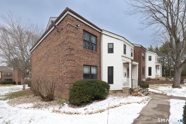 48 Wellington Drive 48, Farmington, CT 06032