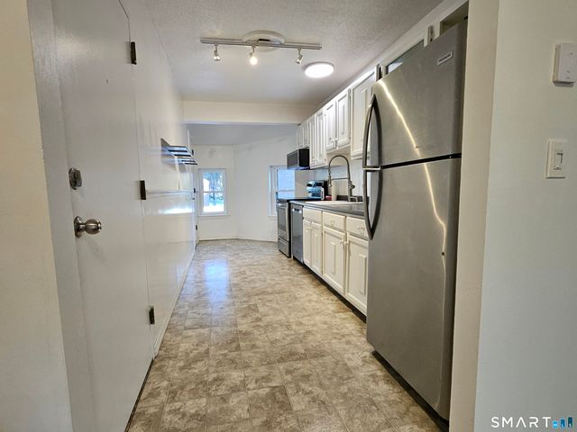 48 Wellington Drive 48, Farmington, CT 06032