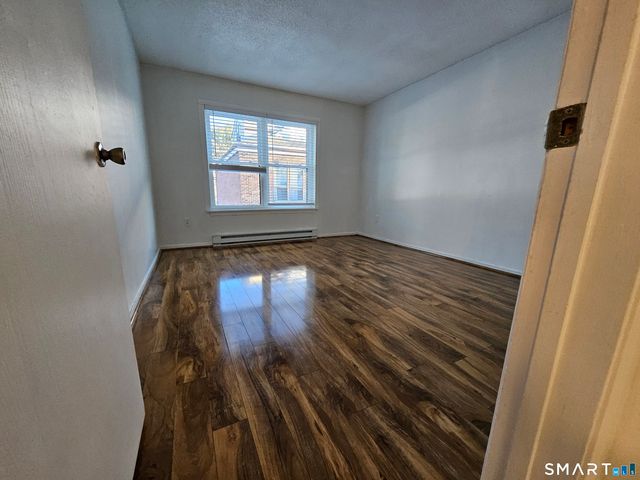 48 Wellington Drive 48, Farmington, CT 06032