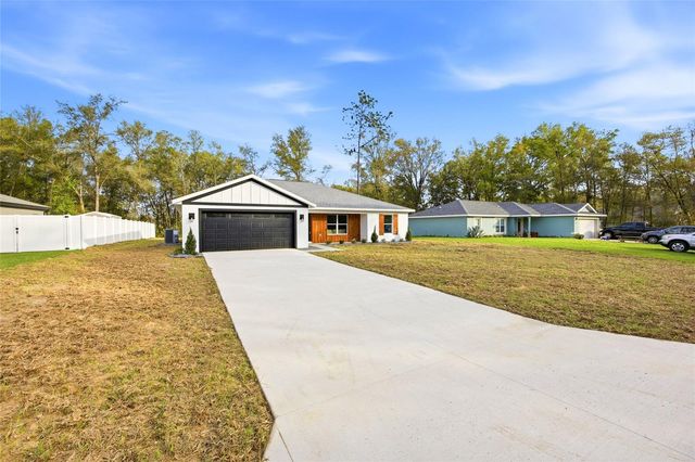8282 N PITCAIRN WAY, Citrus Springs, FL 34434
