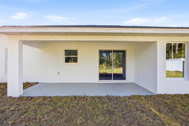 8282 N PITCAIRN WAY, Citrus Springs, FL 34434