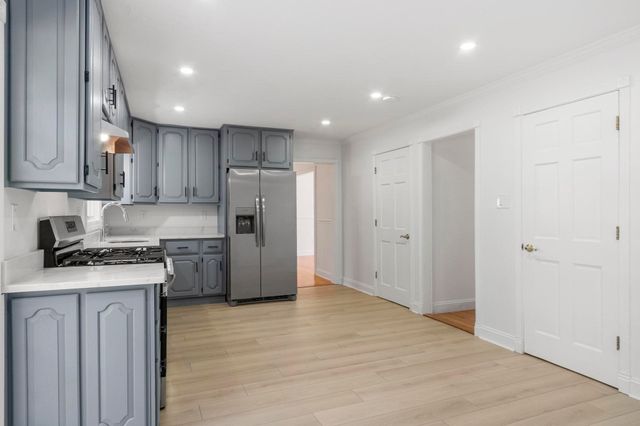41 Riverview Ave, Methuen, MA 01844