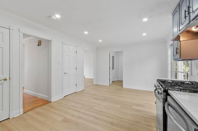 41 Riverview Ave, Methuen, MA 01844