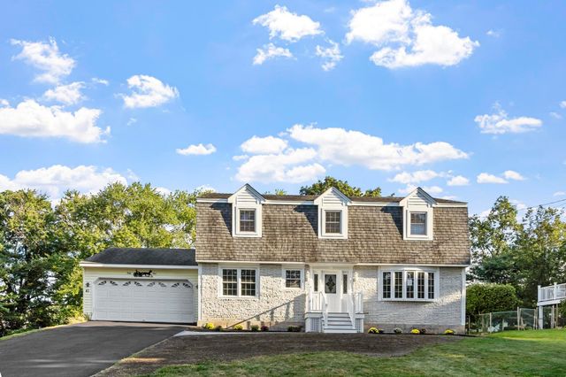41 Riverview Ave, Methuen, MA 01844