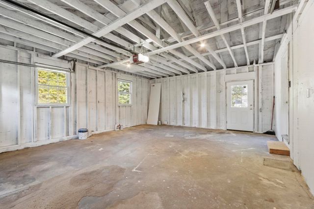 41 Riverview Ave, Methuen, MA 01844