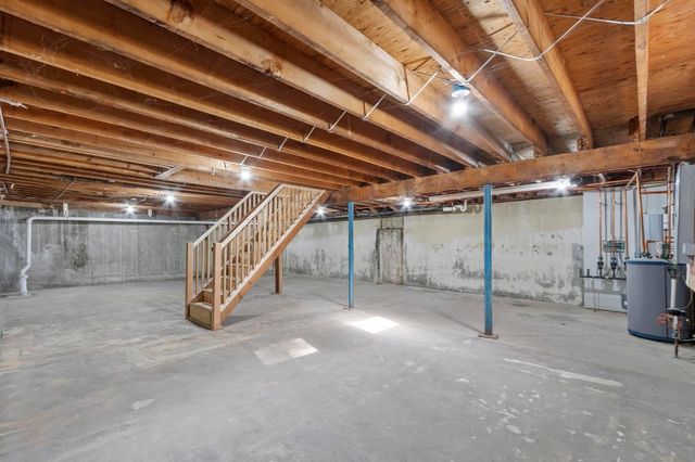 41 Riverview Ave, Methuen, MA 01844