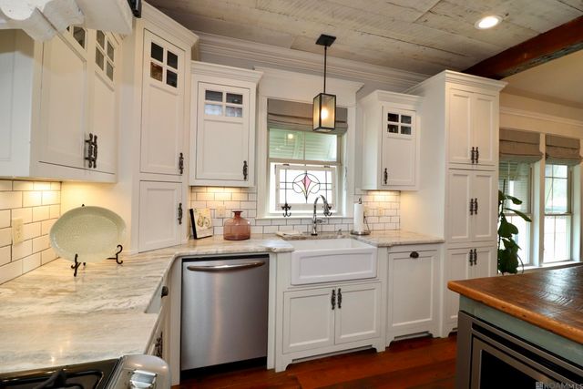 5687 Island Rd, Jarreau, LA 70749