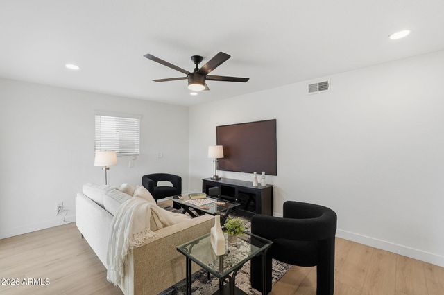 816 W JULIE Drive, Tempe, AZ 85283