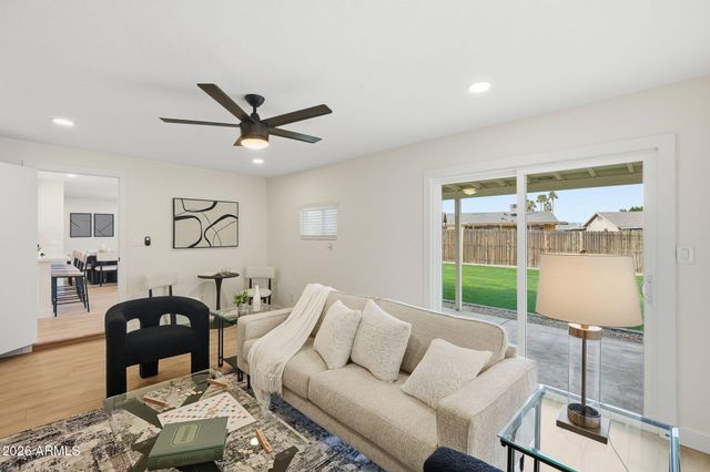 816 W JULIE Drive, Tempe, AZ 85283