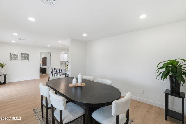 816 W JULIE Drive, Tempe, AZ 85283