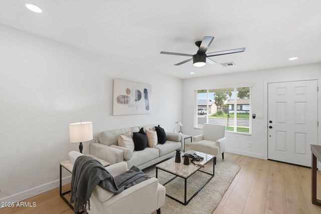 816 W JULIE Drive, Tempe, AZ 85283