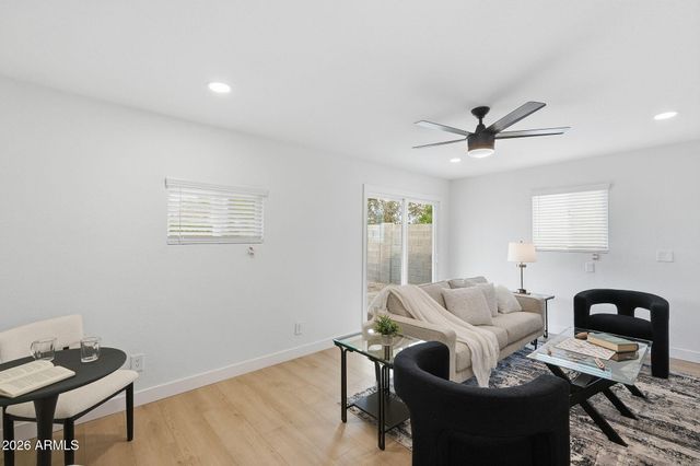 816 W JULIE Drive, Tempe, AZ 85283