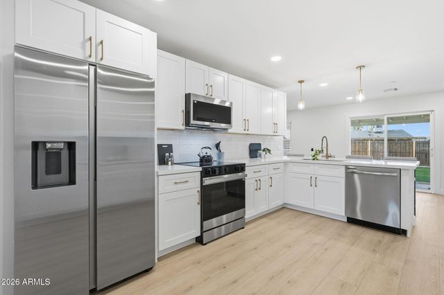 816 W JULIE Drive, Tempe, AZ 85283