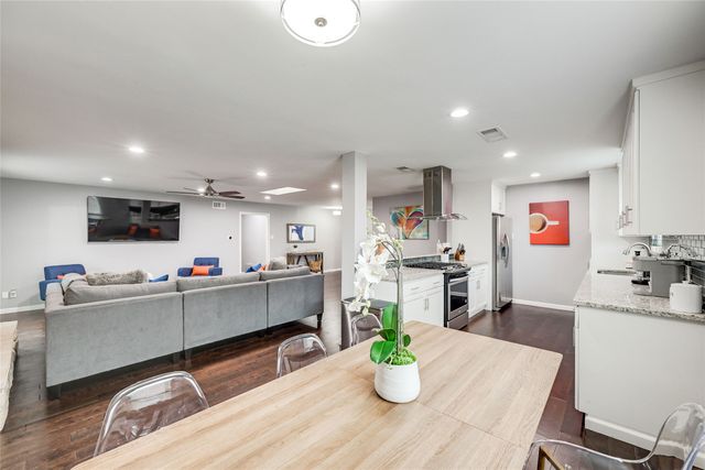 10040 Spokane Circle, Dallas, TX 75229
