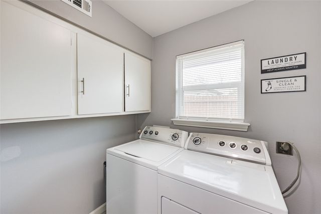 10040 Spokane Circle, Dallas, TX 75229
