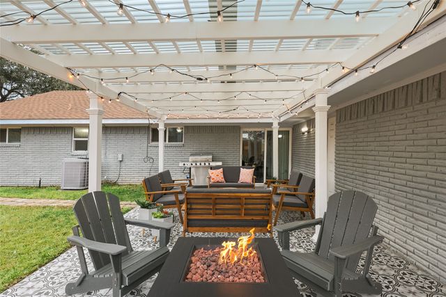 10040 Spokane Circle, Dallas, TX 75229