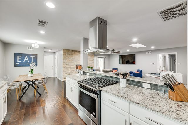 10040 Spokane Circle, Dallas, TX 75229