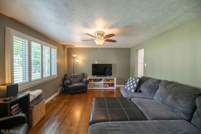 9071 Charles Court, Twinsburg, OH 44087